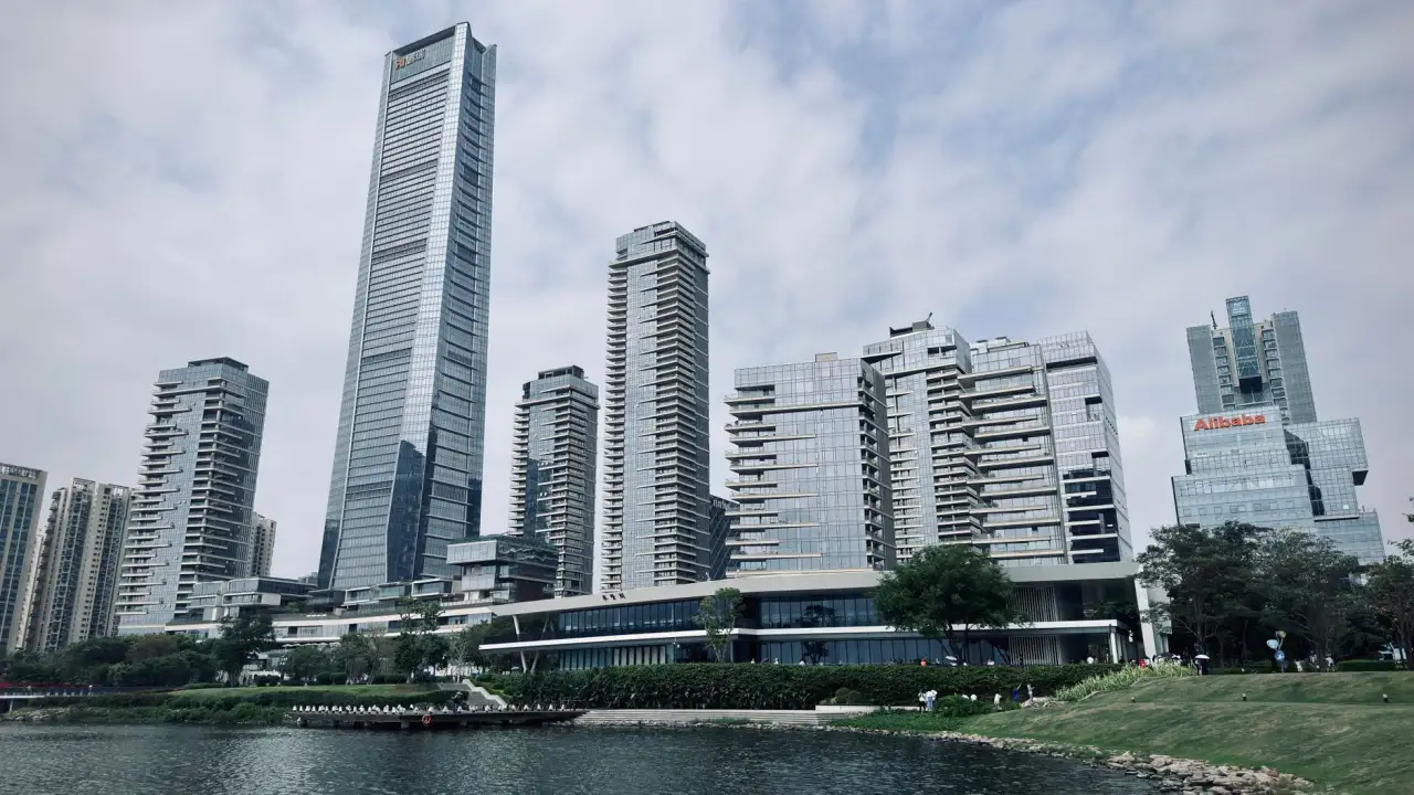 社区超市数字化转型:刘江百货的智能零售实践与运营方案解析